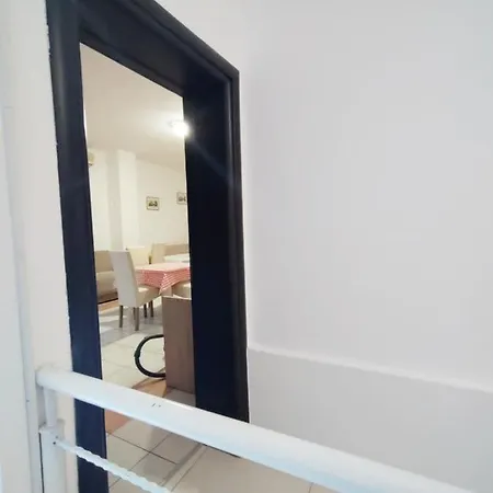 Lovely Center Hostel *