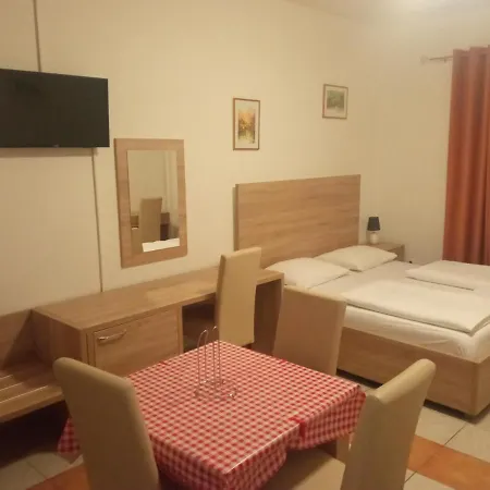 Lovely Center Hostel