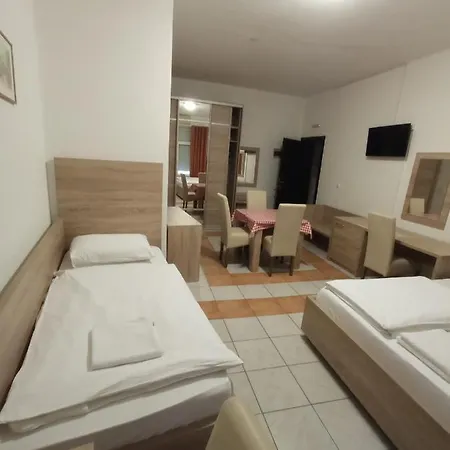 Hostel Lovely Center *