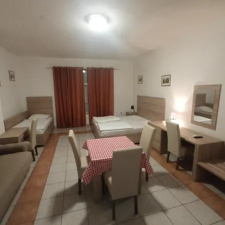 Hostel Lovely Center