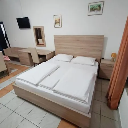 Lovely Center Hostel *
