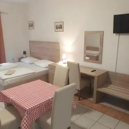 Hostel Lovely Center