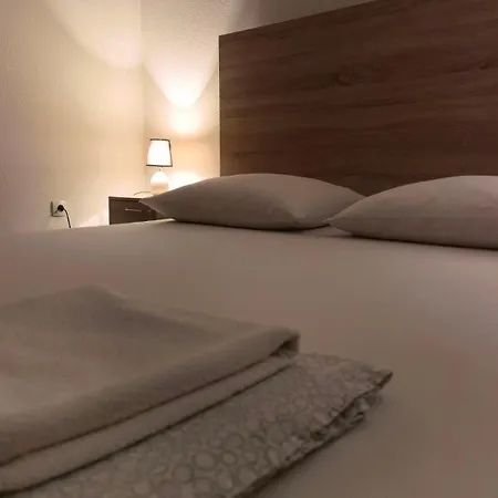 Hostel Lovely Center *