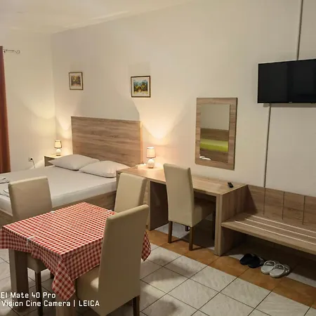 Lovely Center Hostel *