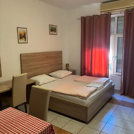 Hostel Lovely Center