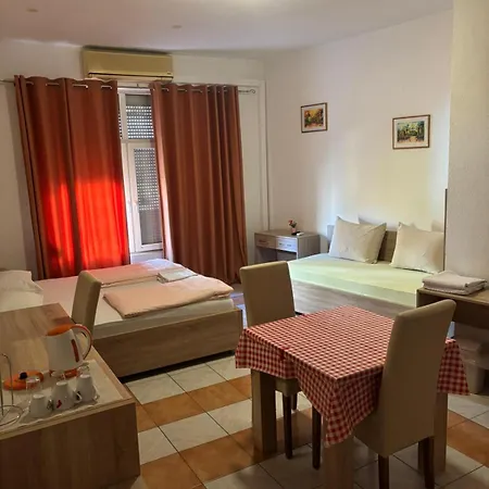 Lovely Center Hostel *