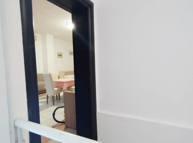 Lovely Center Hostel *