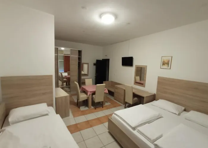 Hostel Lovely Center *