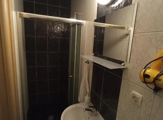 Hostel Lovely Center *