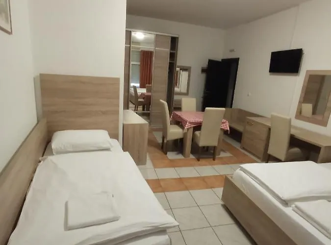 Hostel Lovely Center *