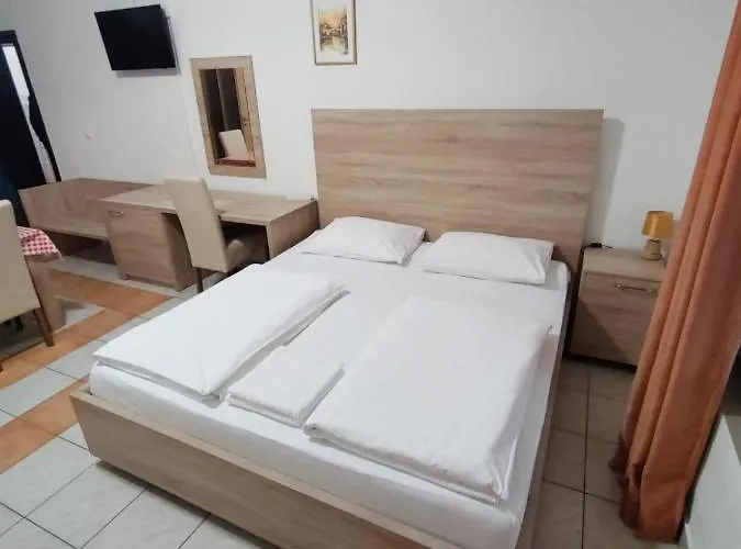 Lovely Center Hostel *