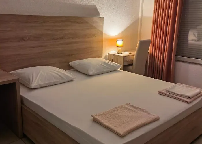 Lovely Center Hostel *