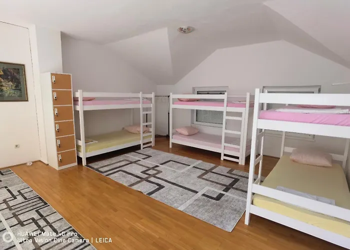 Lovely Center Hostel *